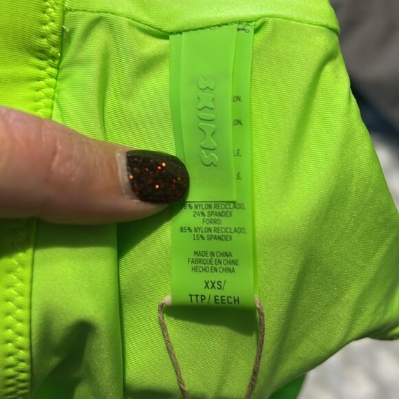 NWT Skims Recycled Swim Tank Bikini Top Neon Green XXS - Picture 4 of 5